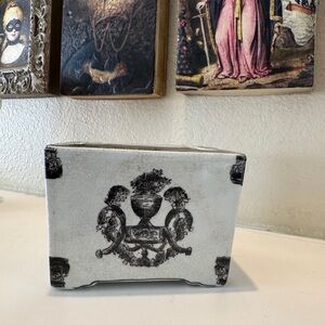 Elegant Black/White‎ Planter | Urn & Scroll | Vintage Cachepot